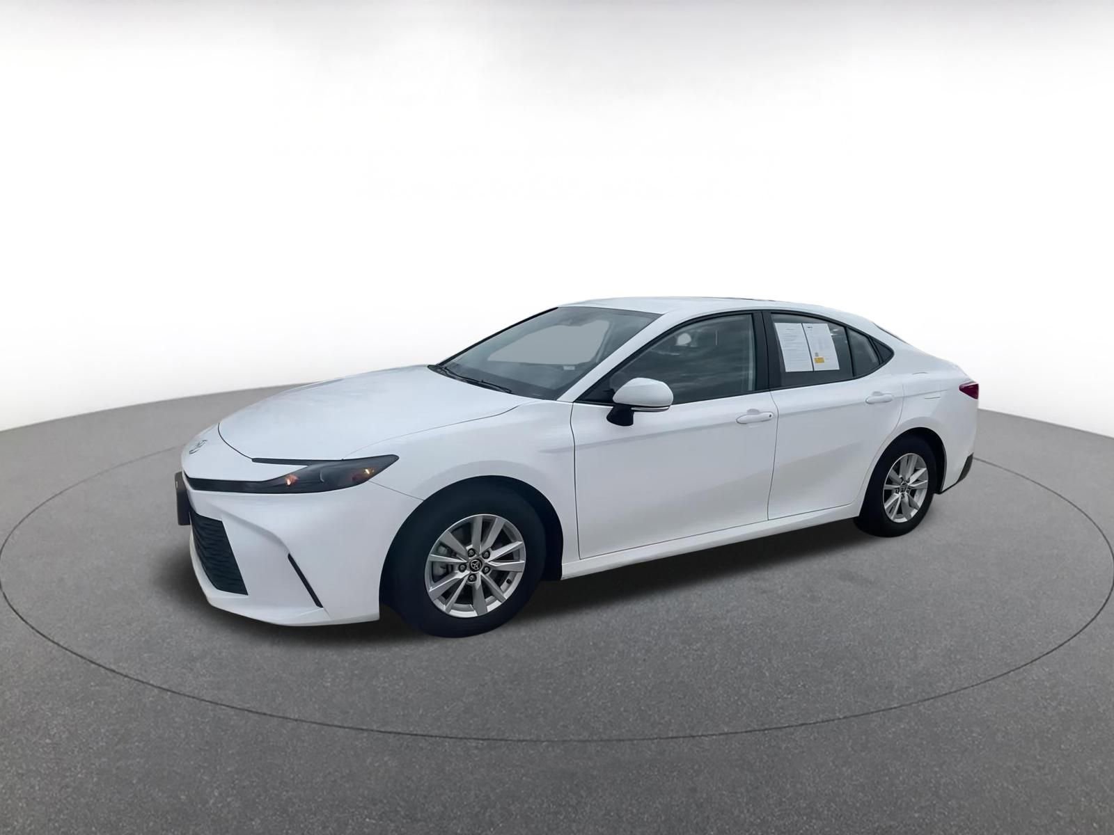 Used 2025 Toyota Camry LE image 8