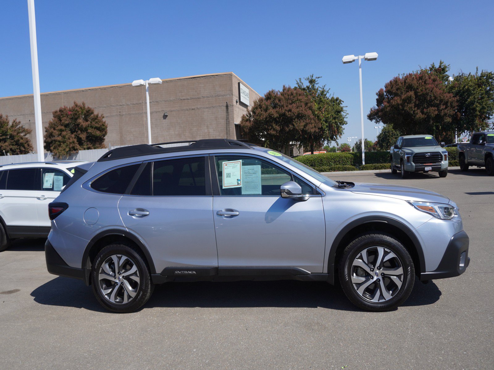 Used 2022 Subaru Outback Limited w/ Popular Package #2 AWD/4WD image 4