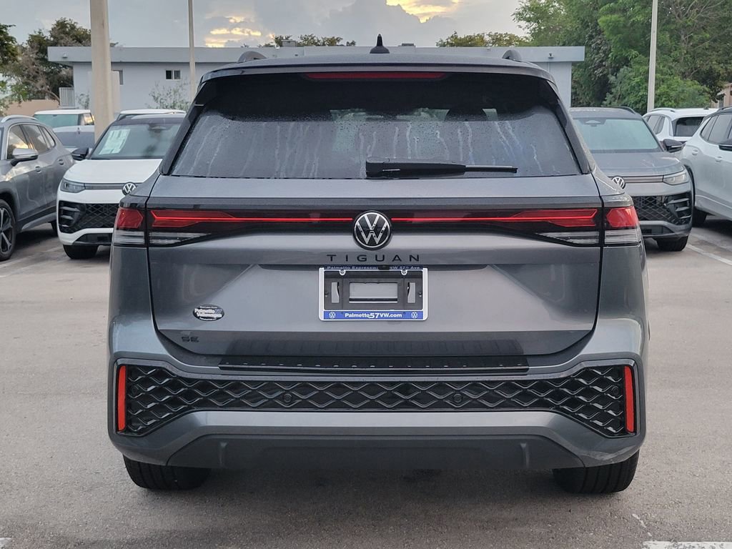 New 2026 Volkswagen Tiguan SE R-Line image 4