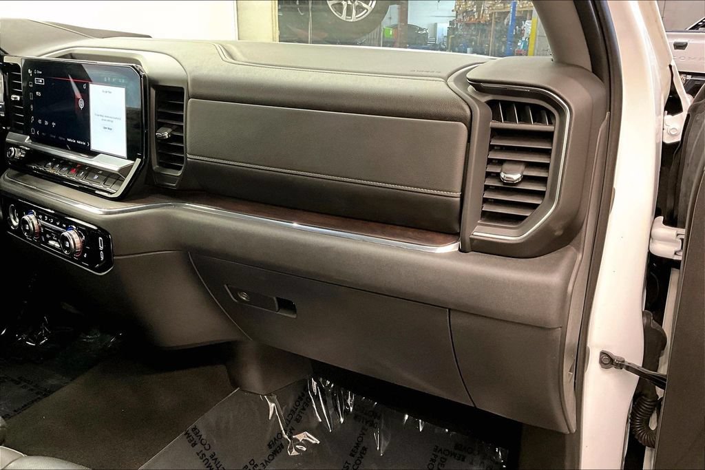 Used 2024 GMC Sierra 1500 SLT AWD/4WD image 15