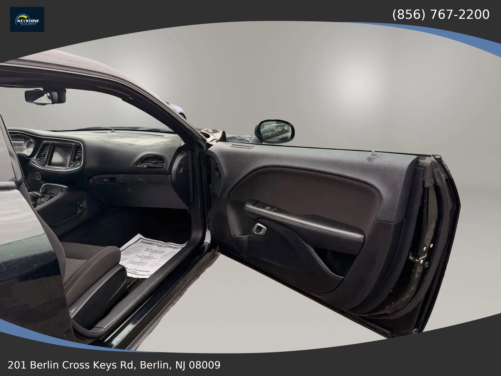 Used 2015 Dodge Challenger SXT RWD image 26