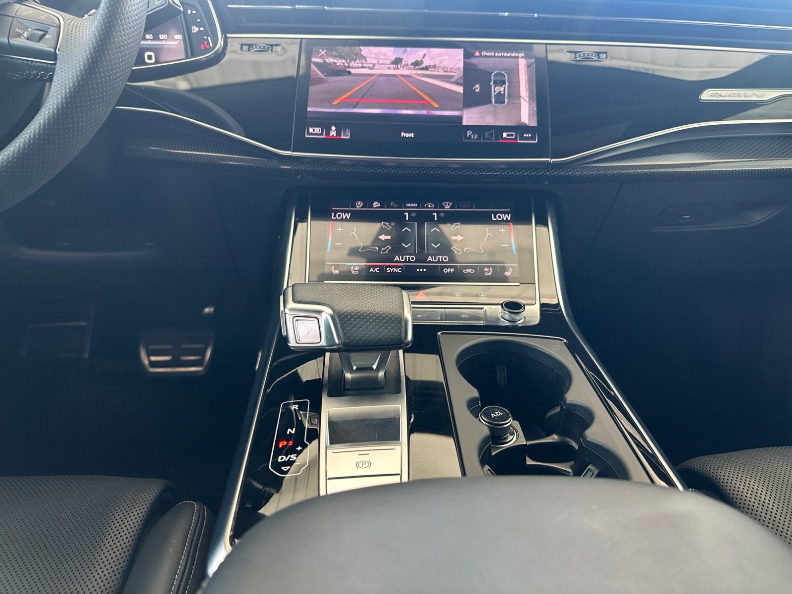 Used 2023 Audi SQ8 Prestige AWD/4WD image 12