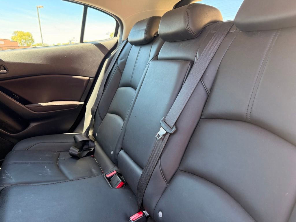 Used 2018 MAZDA MAZDA3 Touring FWD image 22