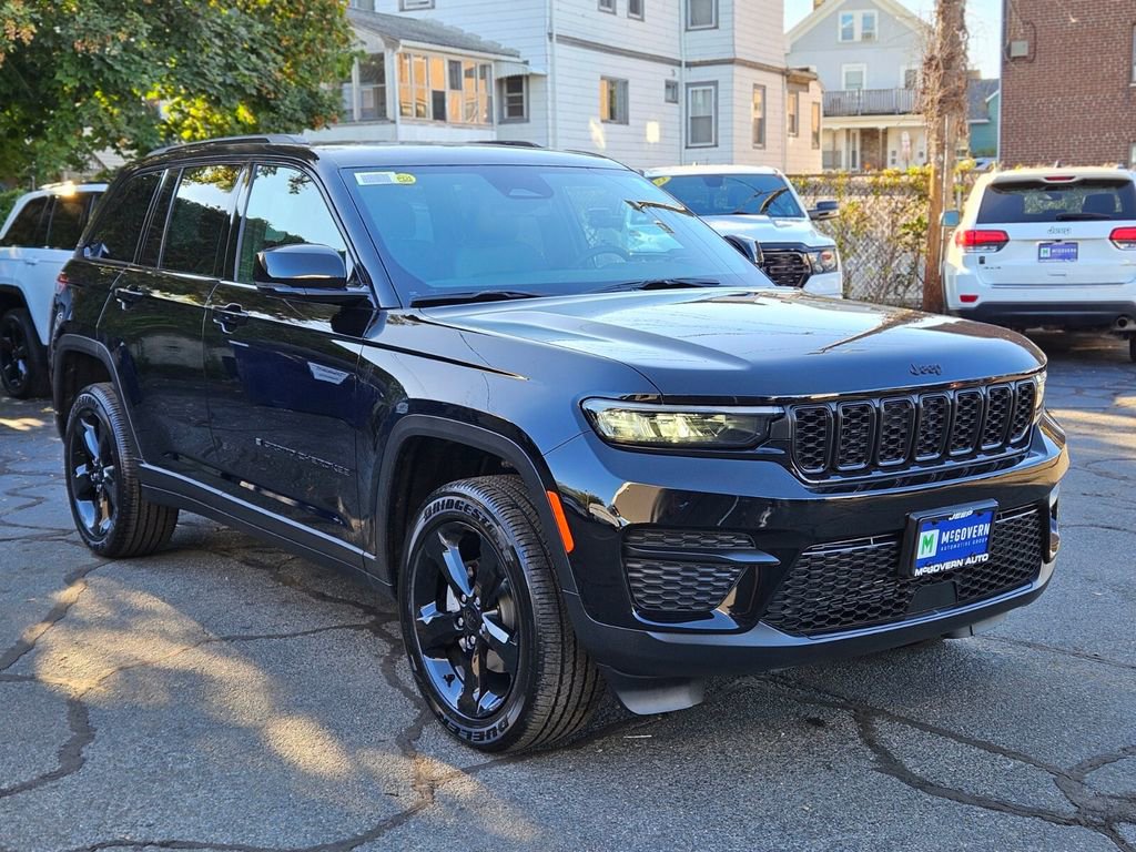 New 2025 Jeep Grand Cherokee Altitude image 7