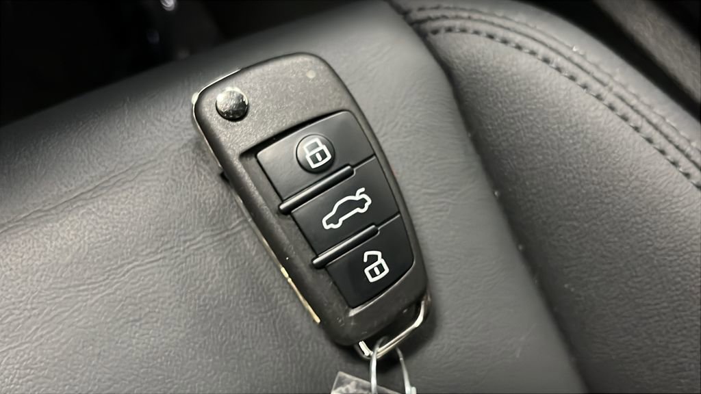 Used 2024 Audi Q3 2.0T Premium w/ Convenience Package AWD/4WD image 39