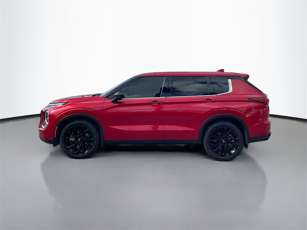 Used 2023 Mitsubishi Outlander SE image 4