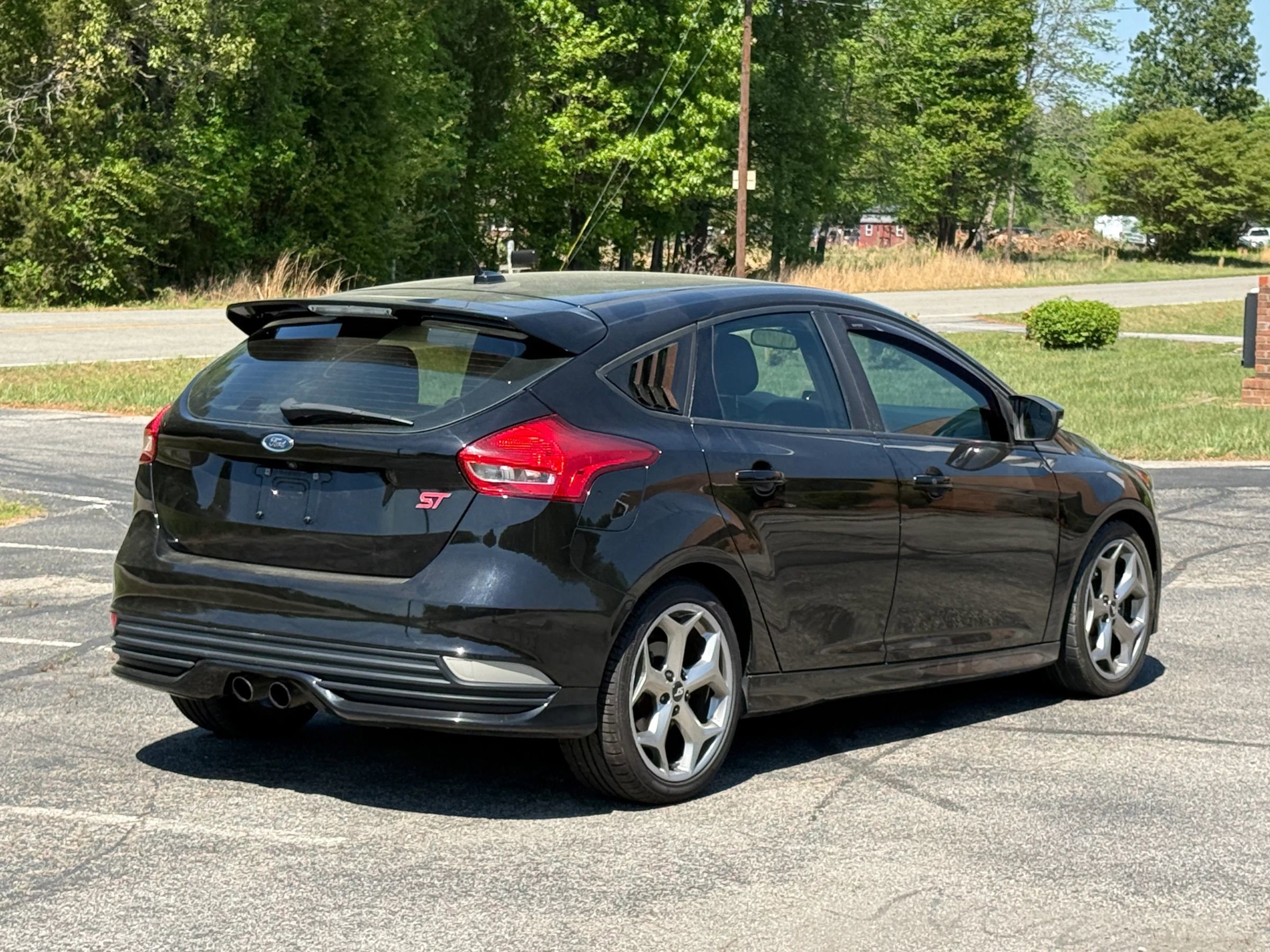 Used 2016 Ford Focus ST image 3