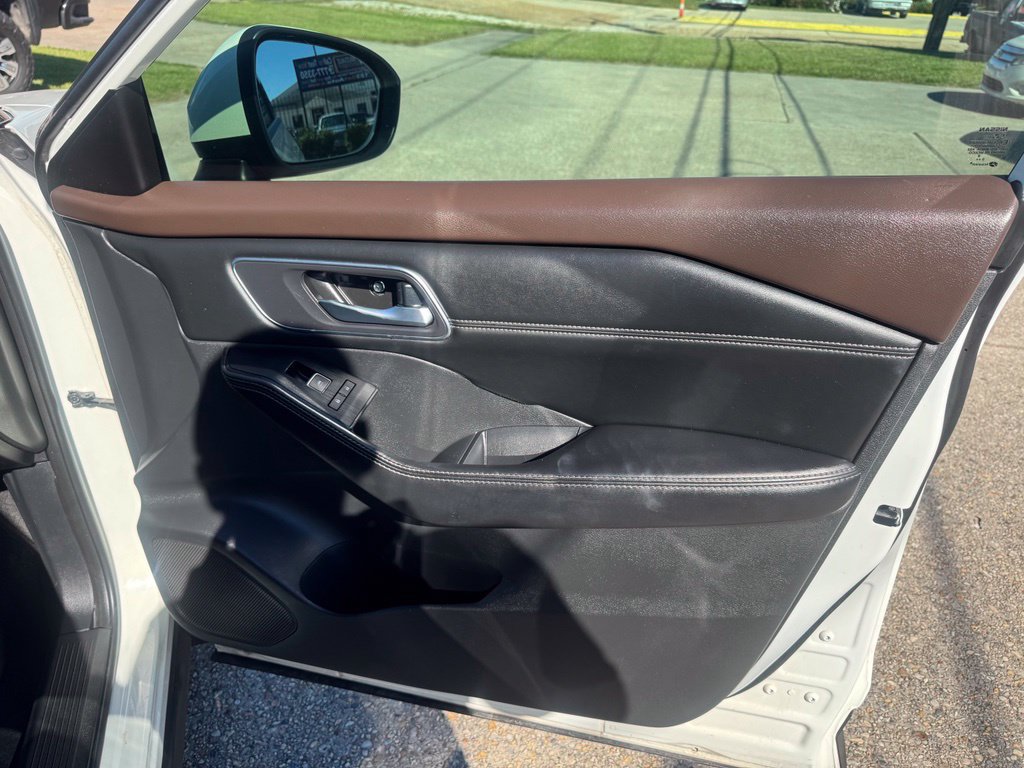 Used 2021 Nissan Rogue SL w/ Premium Package FWD image 12