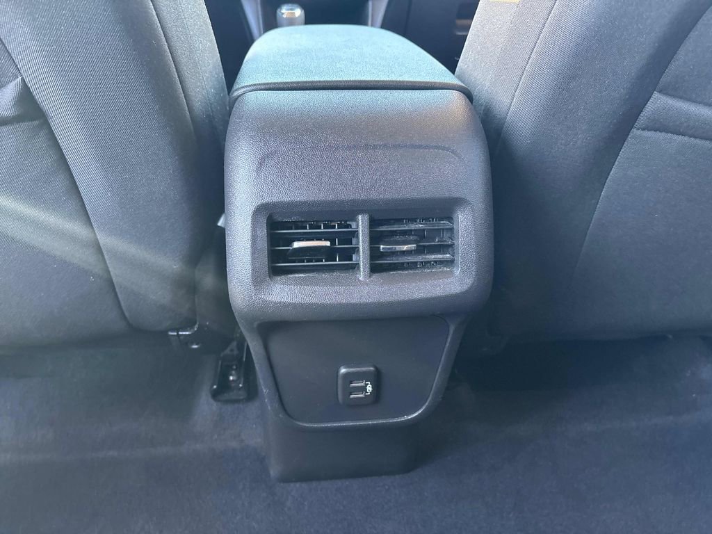 Used 2021 Chevrolet Equinox LT w/ Driver Convenience Package image 36