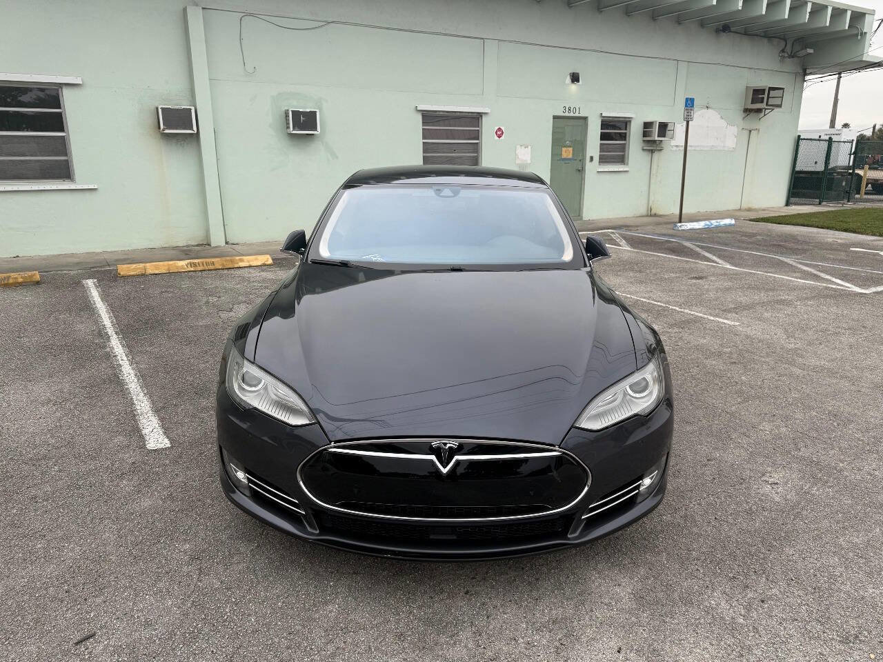Used 2015 Tesla Model S 85 RWD image 8