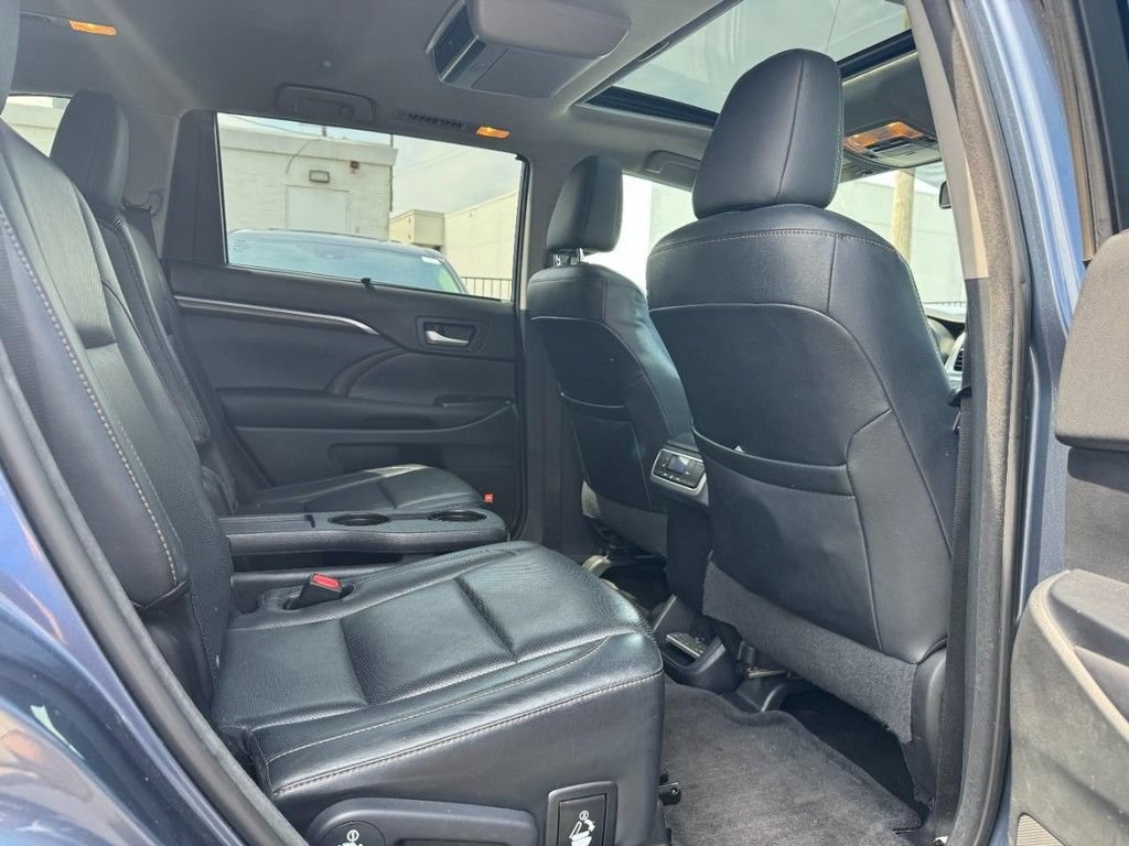 Used 2015 Toyota Highlander Limited AWD/4WD image 15