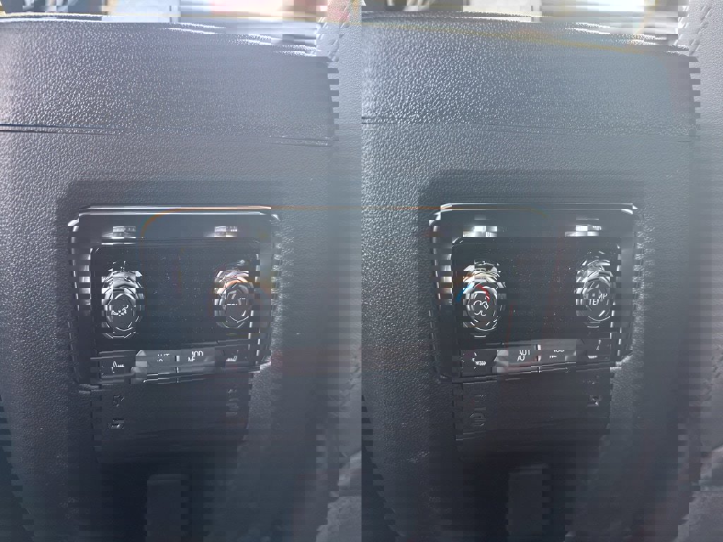 New 2026 GMC Yukon Elevation image 21