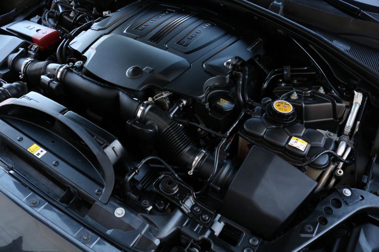 Used 2018 Jaguar F-PACE R-Sport AWD/4WD image 54