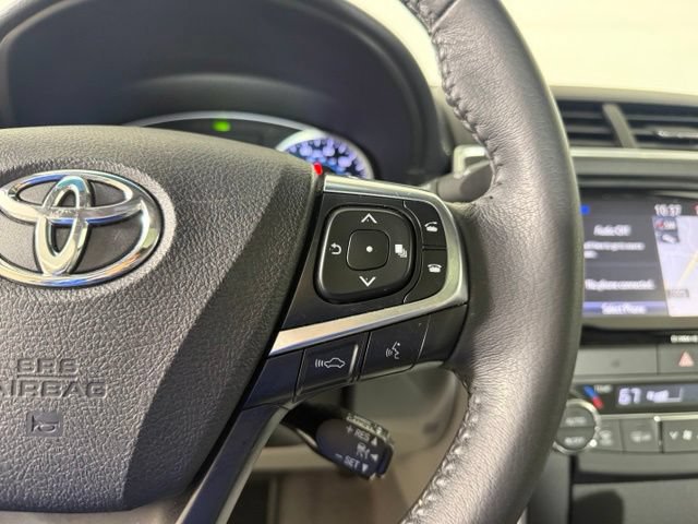 Used 2017 Toyota Camry XLE w/ Moonroof Package FWD image 25