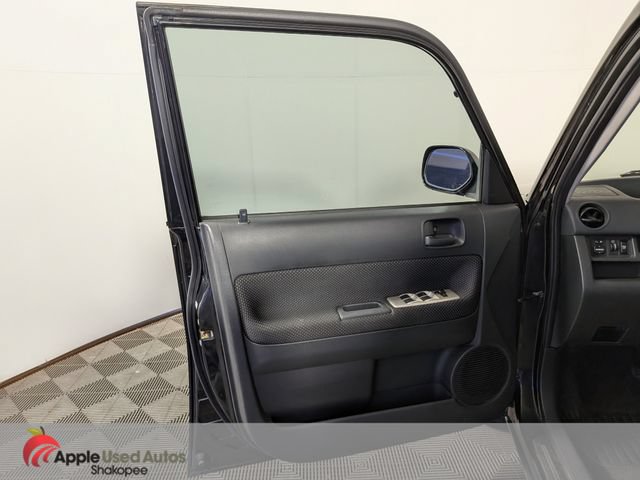 Used 2005 Scion xB FWD image 8