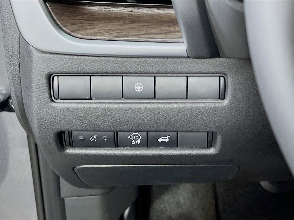 New 2026 Nissan Rogue Platinum AWD/4WD image 9