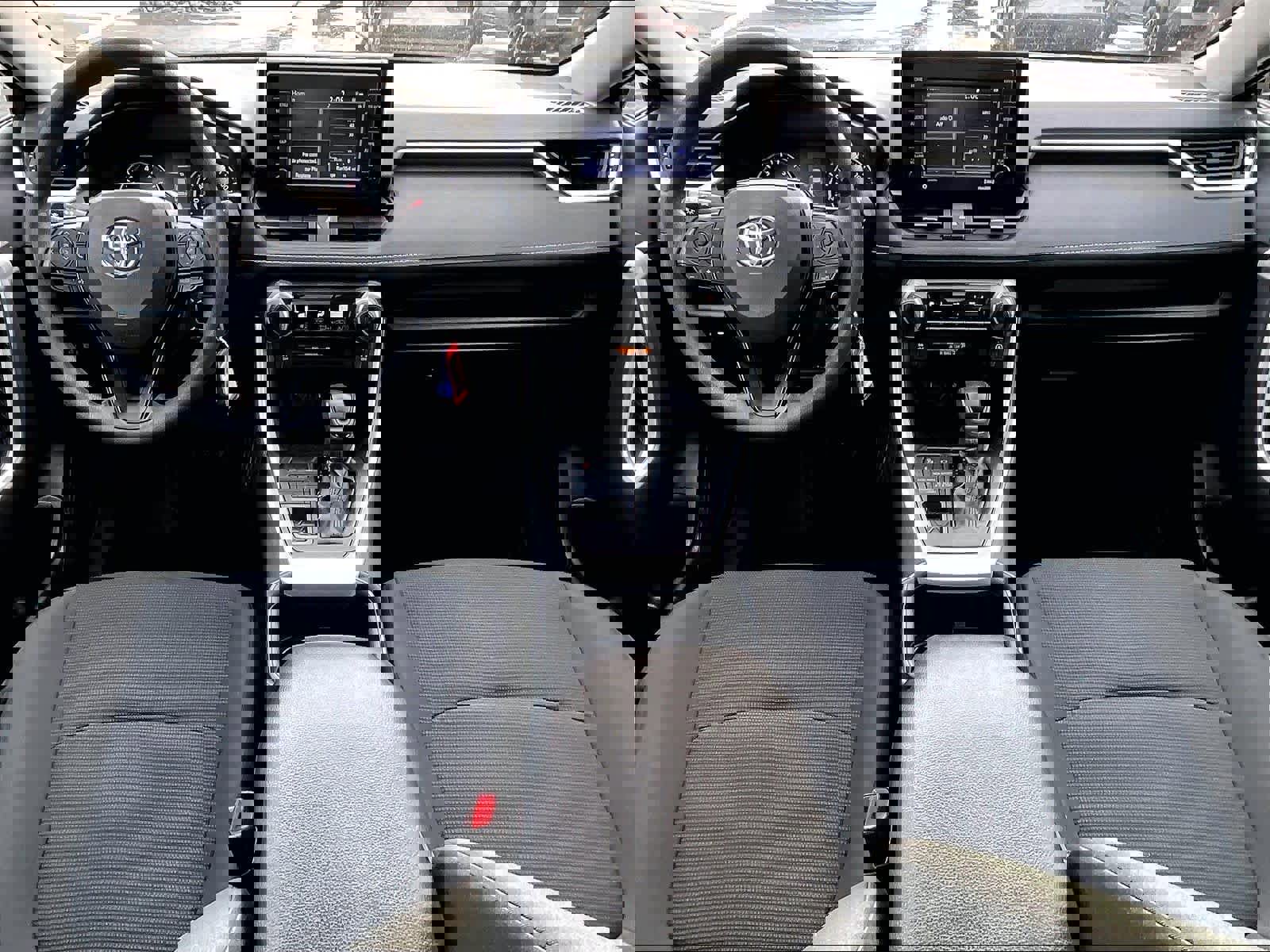 Used 2022 Toyota RAV4 LE image 21