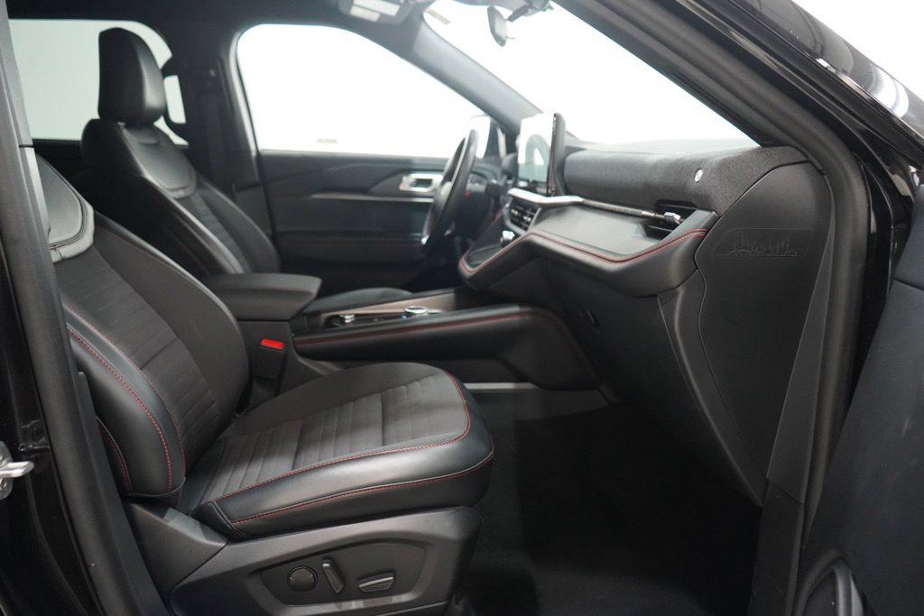 Used 2025 Ford Explorer ST-Line AWD/4WD image 28
