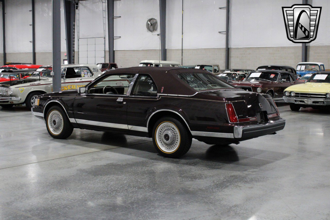 Used 1988 Lincoln Mark VII Blass image 3