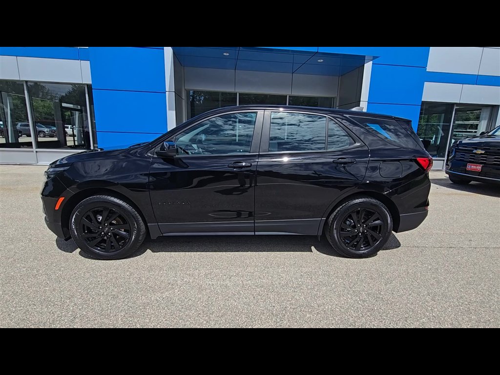 Used 2024 Chevrolet Equinox LS w/ Midnight Edition AWD/4WD image 5