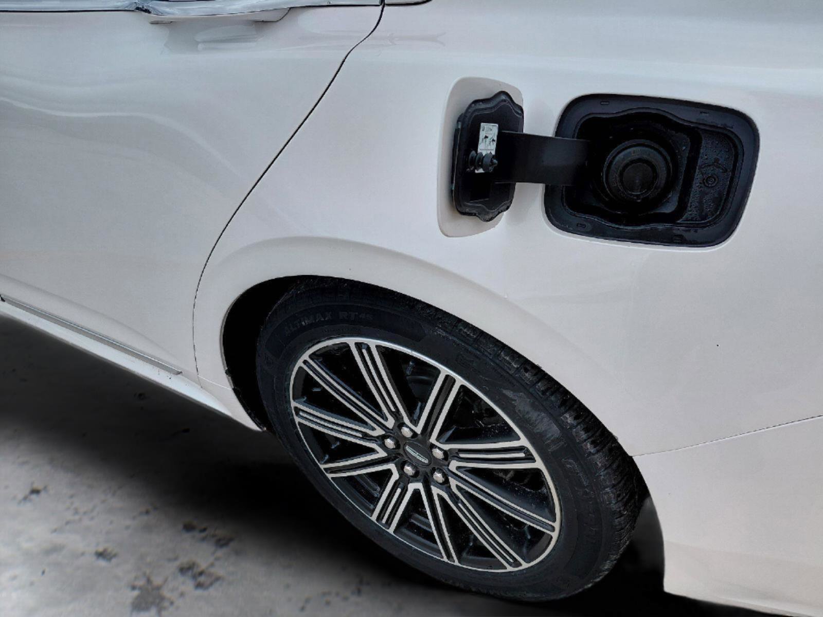 Used 2018 Lincoln Continental Reserve image 20