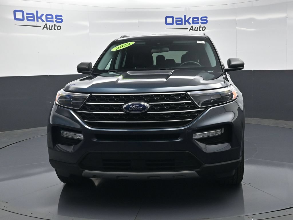 Used 2022 Ford Explorer XLT w/ Equipment Group 202A AWD/4WD image 2