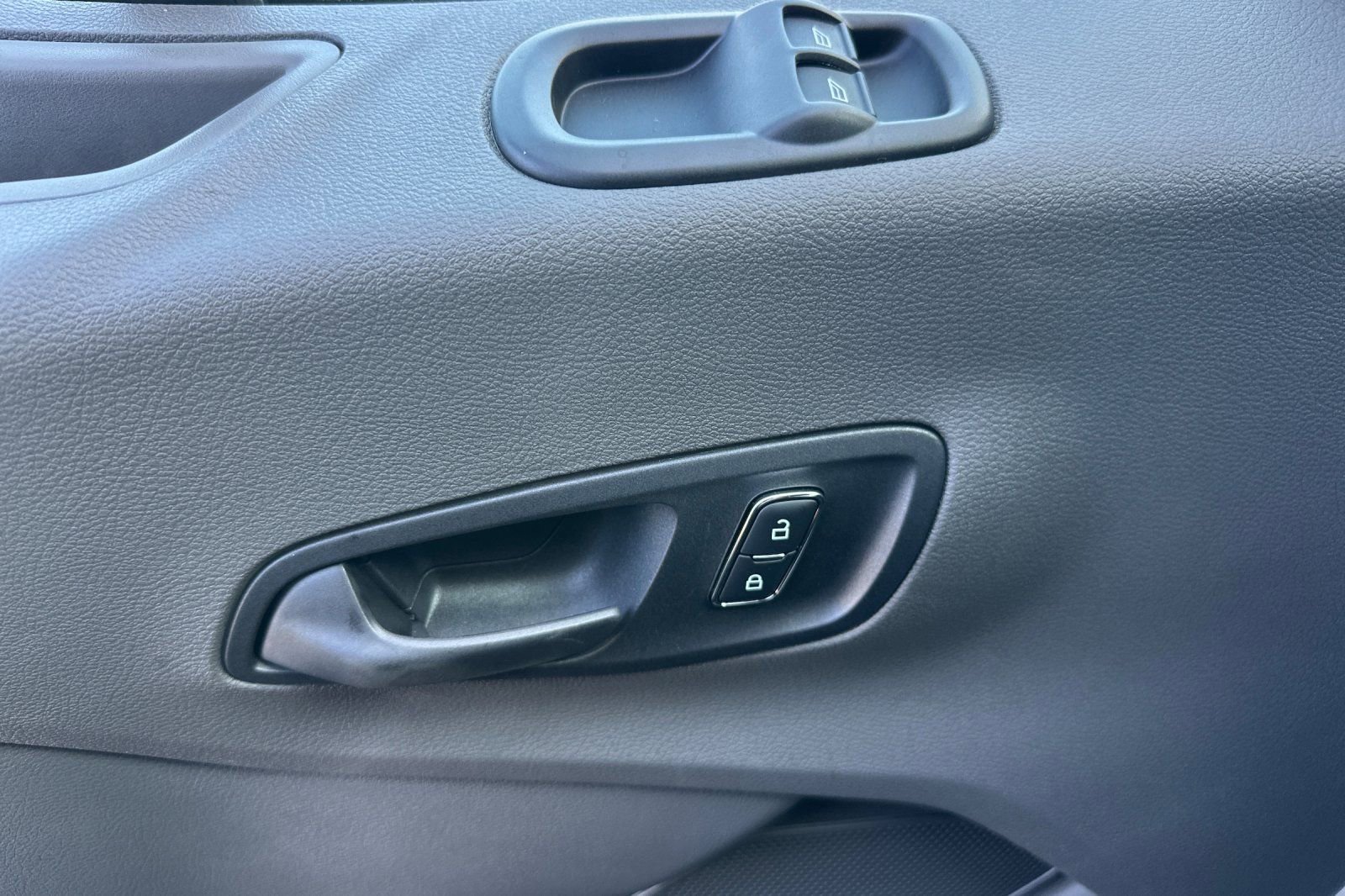 New 2026 Ford Transit 250 148 Medium Roof w/ Load Area Protection Package image 11