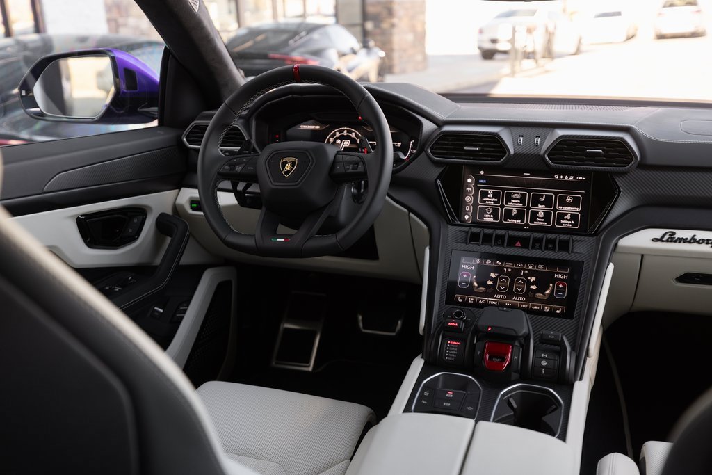 Used 2024 Lamborghini Urus S image 23
