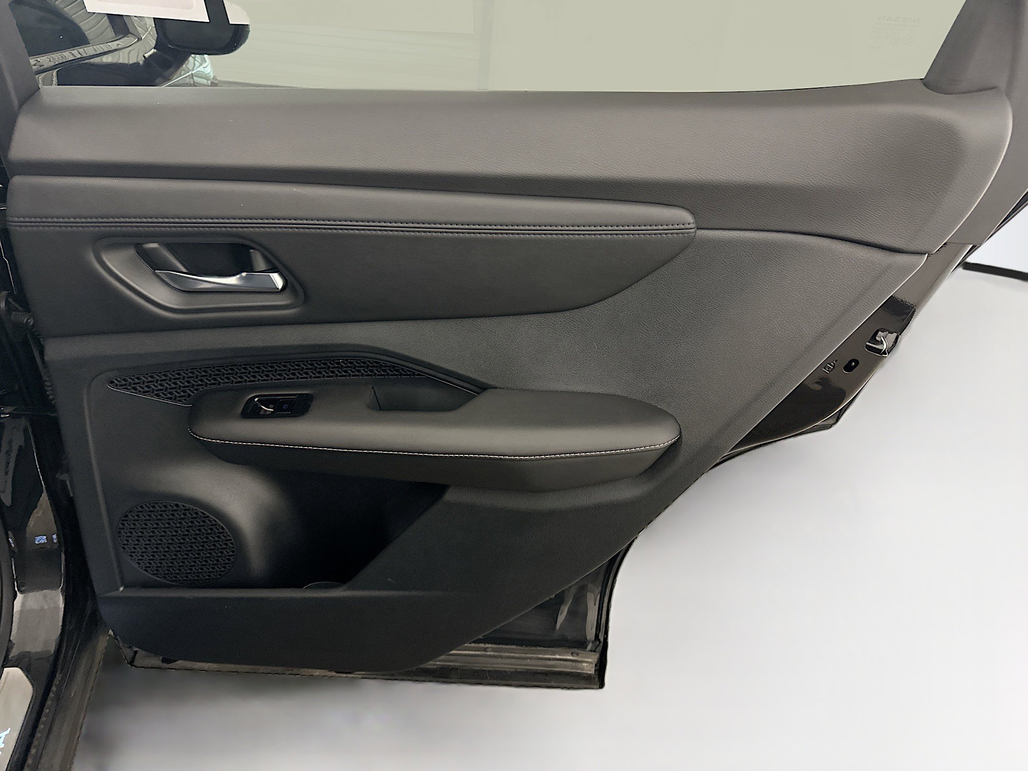 Used 2023 Nissan Ariya AWD image 33