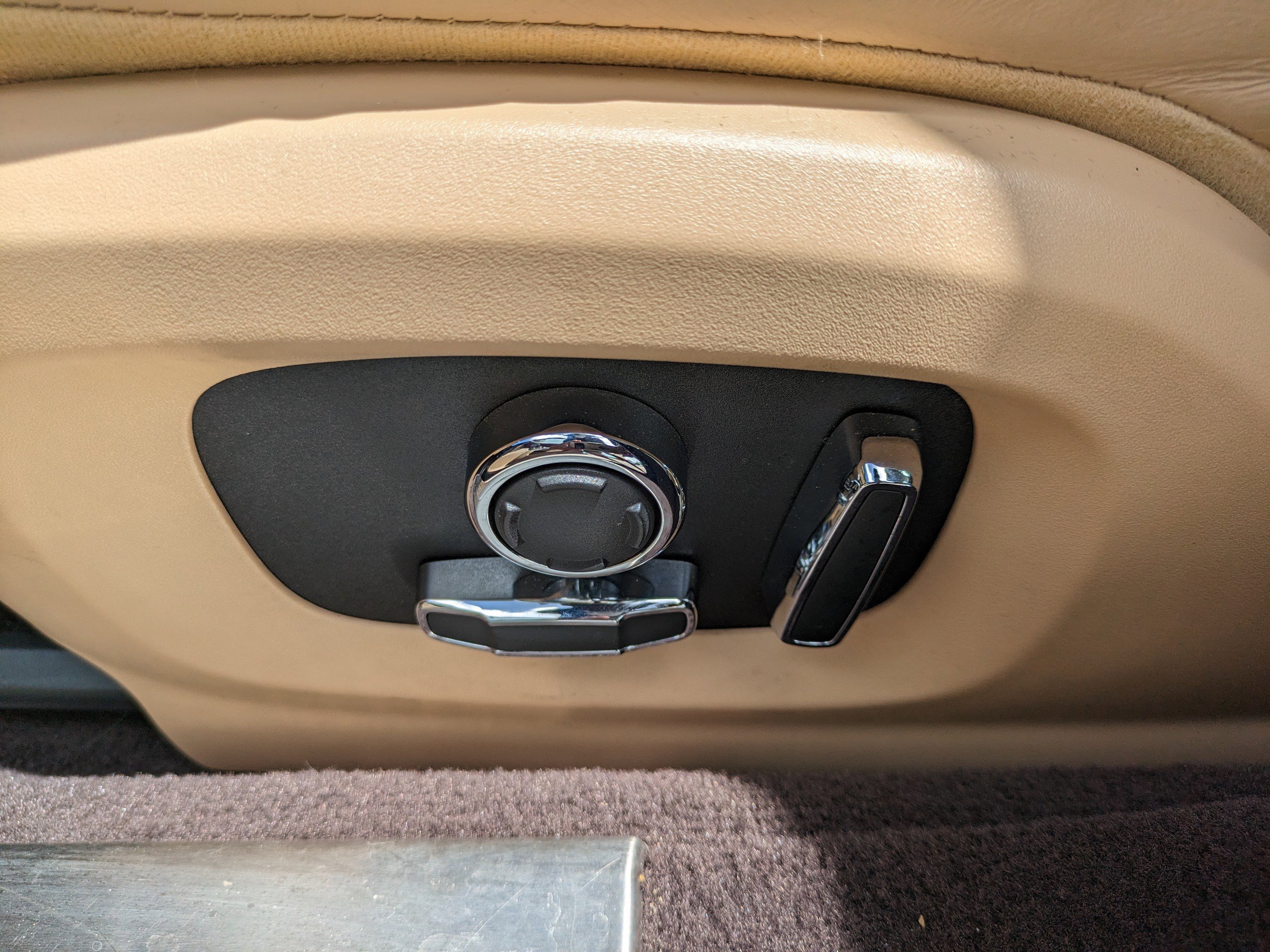 Used 2017 Jaguar XJ R-Sport image 22