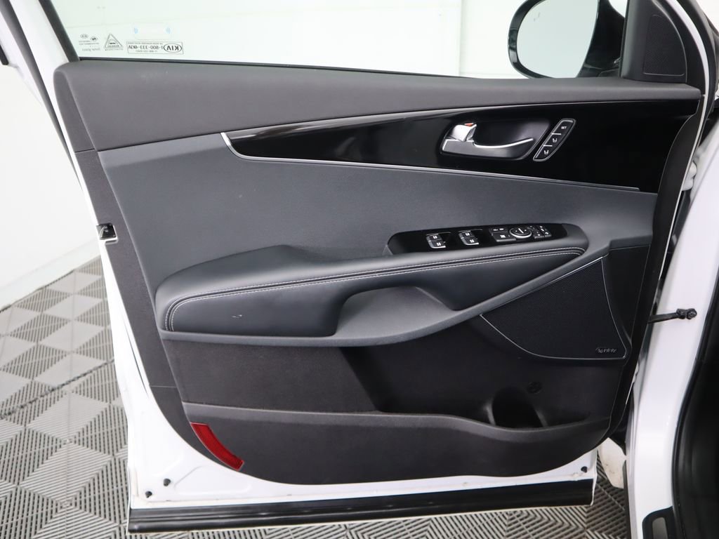 Used 2018 Kia Sorento SX image 26