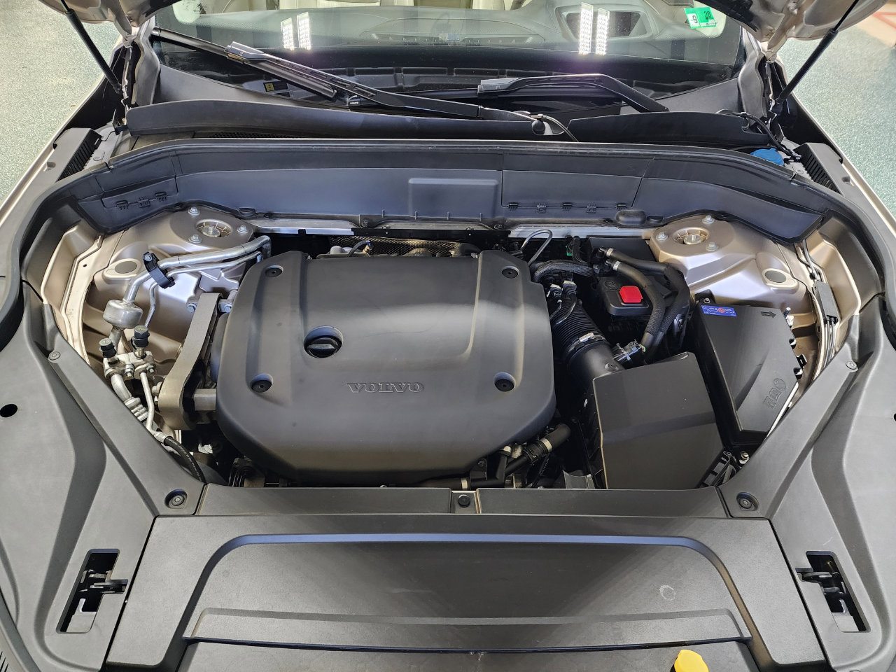 Used 2023 Volvo XC90 B6 Ultimate w/ Protection Package Premier image 45