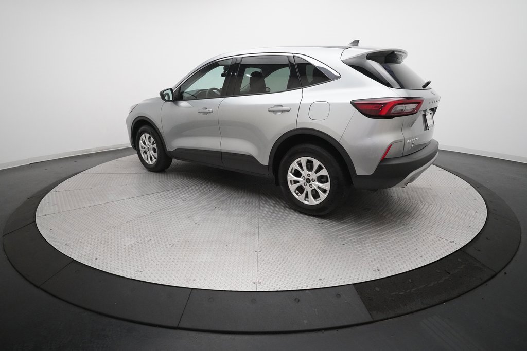 Used 2023 Ford Escape Active image 12