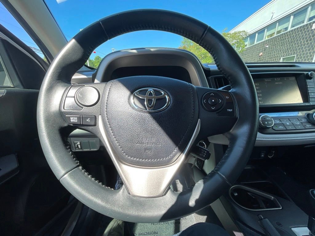 Used 2016 Toyota RAV4 XLE AWD/4WD image 12