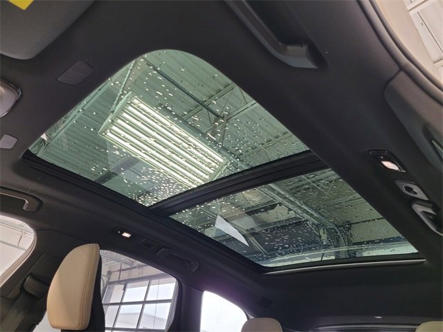 New 2026 Volvo XC60 B5 Plus w/ Protection Package Premier image 17