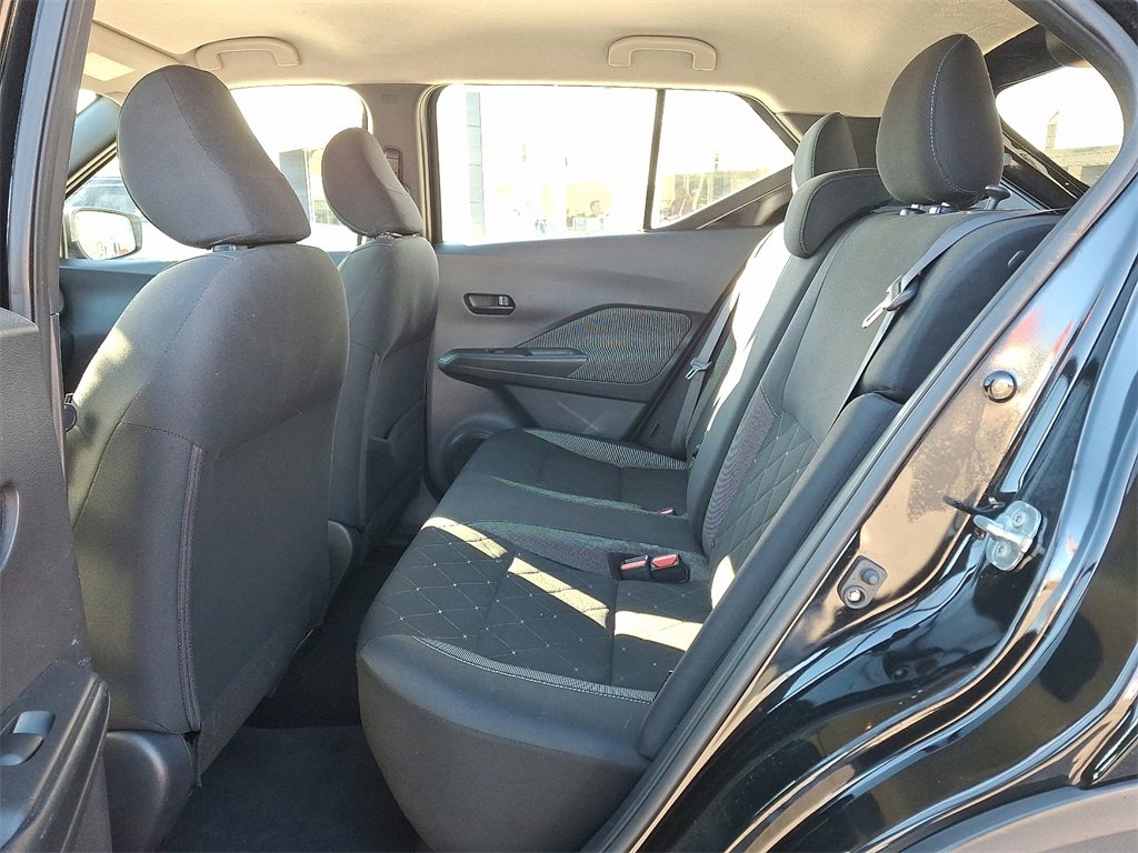 Used 2020 Nissan Kicks S image 10