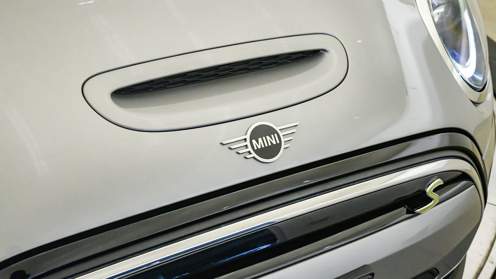 Certified 2024 MINI Cooper SE FWD image 8