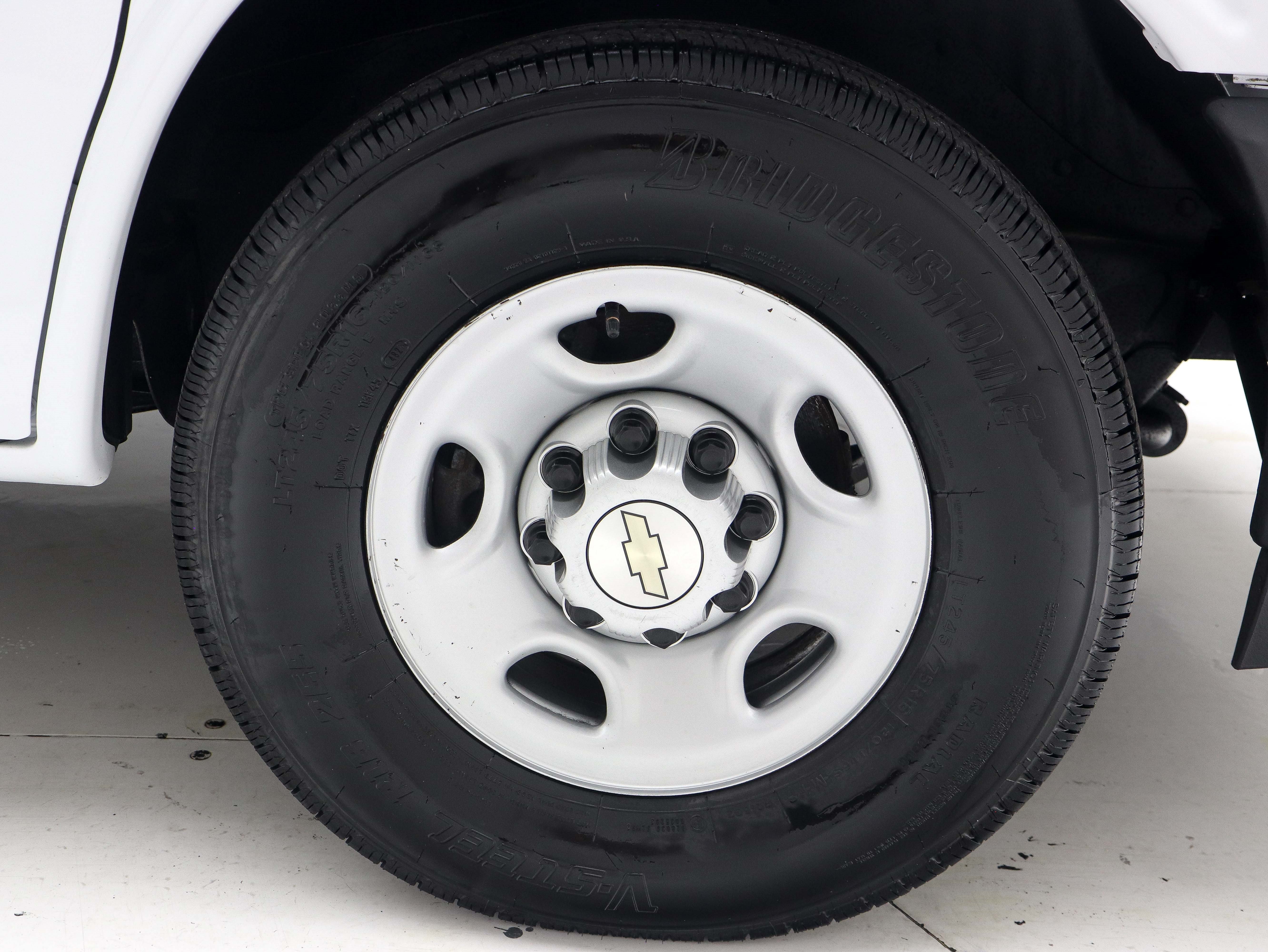 Used 2021 Chevrolet Express 2500 Extended RWD image 31