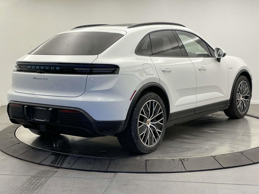 New 2025 Porsche Macan 4S Electric image 7