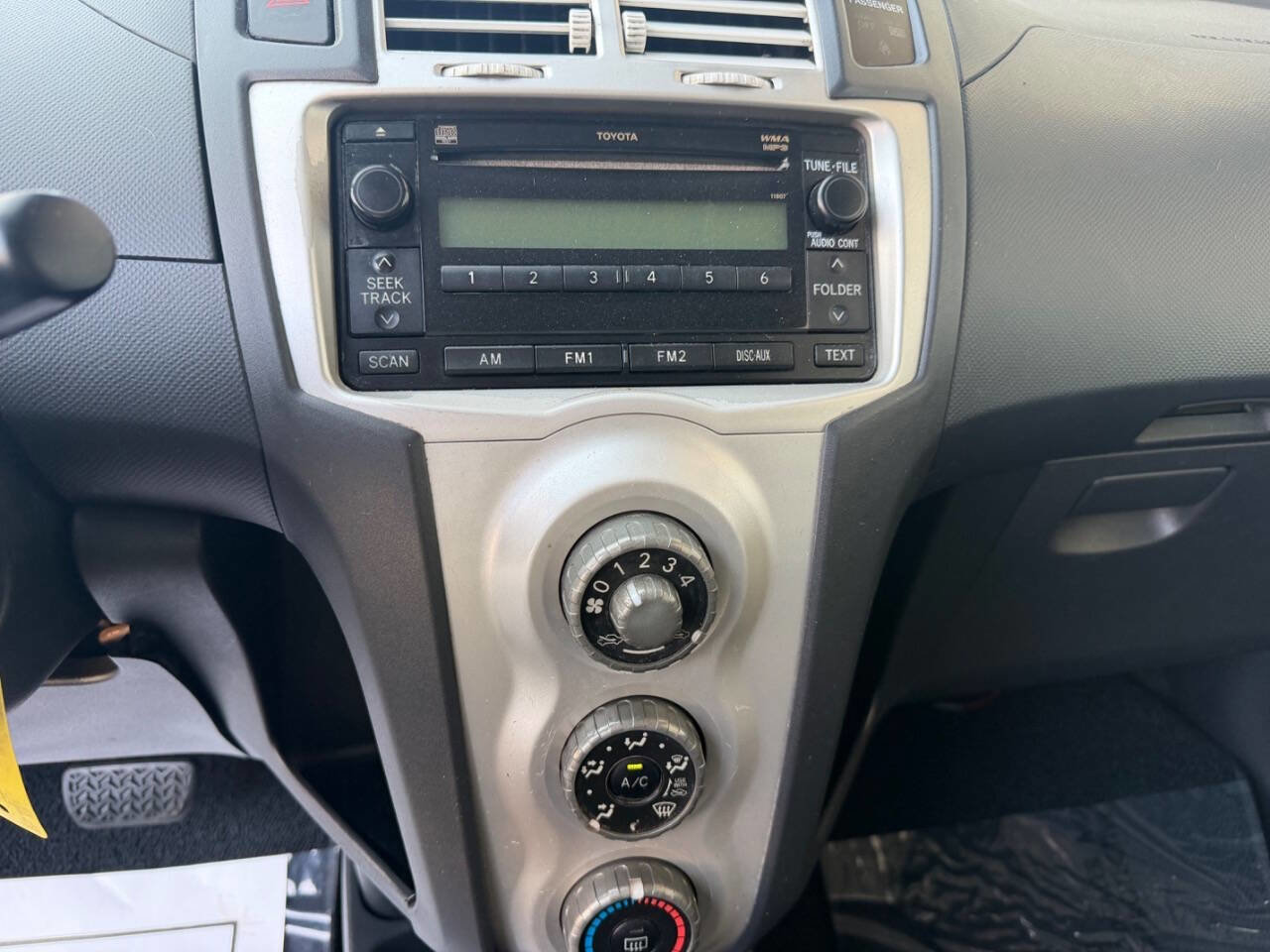 Used 2007 Toyota Yaris 2-Door Hatchback image 19