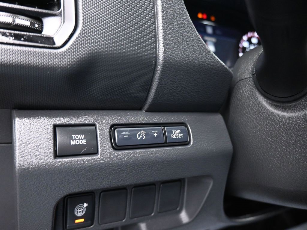 Used 2023 Nissan Frontier PRO-4X w/ Technology Package image 27