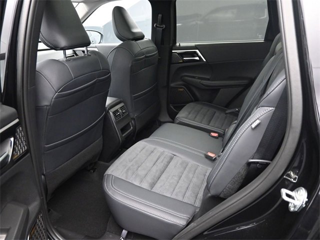 New 2025 Mitsubishi Outlander SE image 6