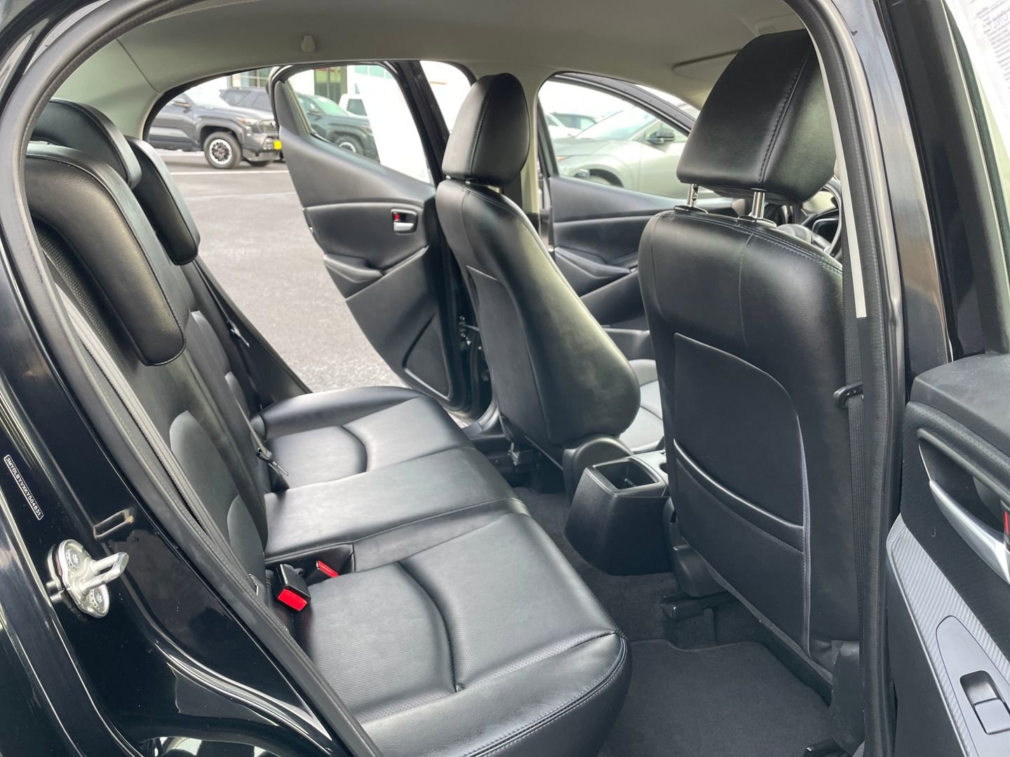 Used 2019 Toyota Yaris XLE image 13