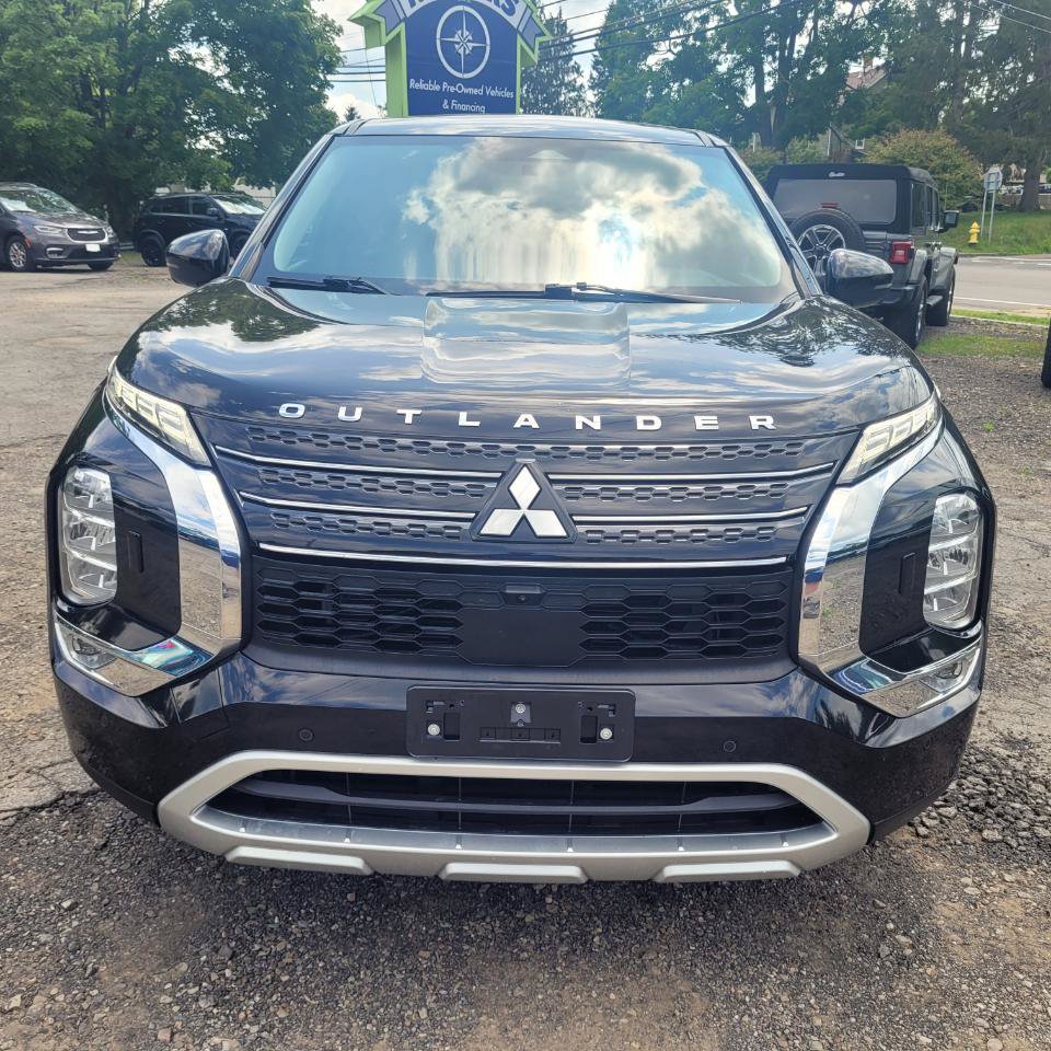 Used 2023 Mitsubishi Outlander SE AWD/4WD image 3