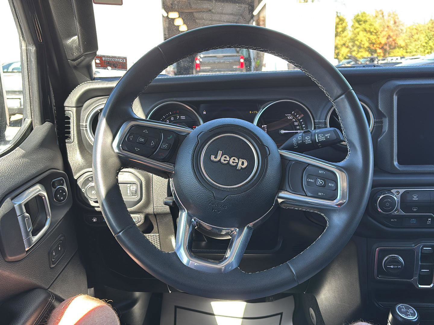 Used 2023 Jeep Wrangler Sahara image 24