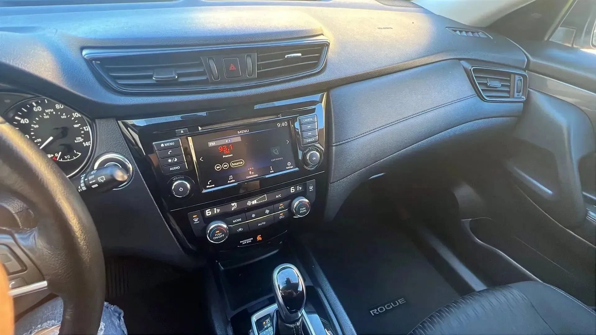 Used 2019 Nissan Rogue SV AWD/4WD image 18