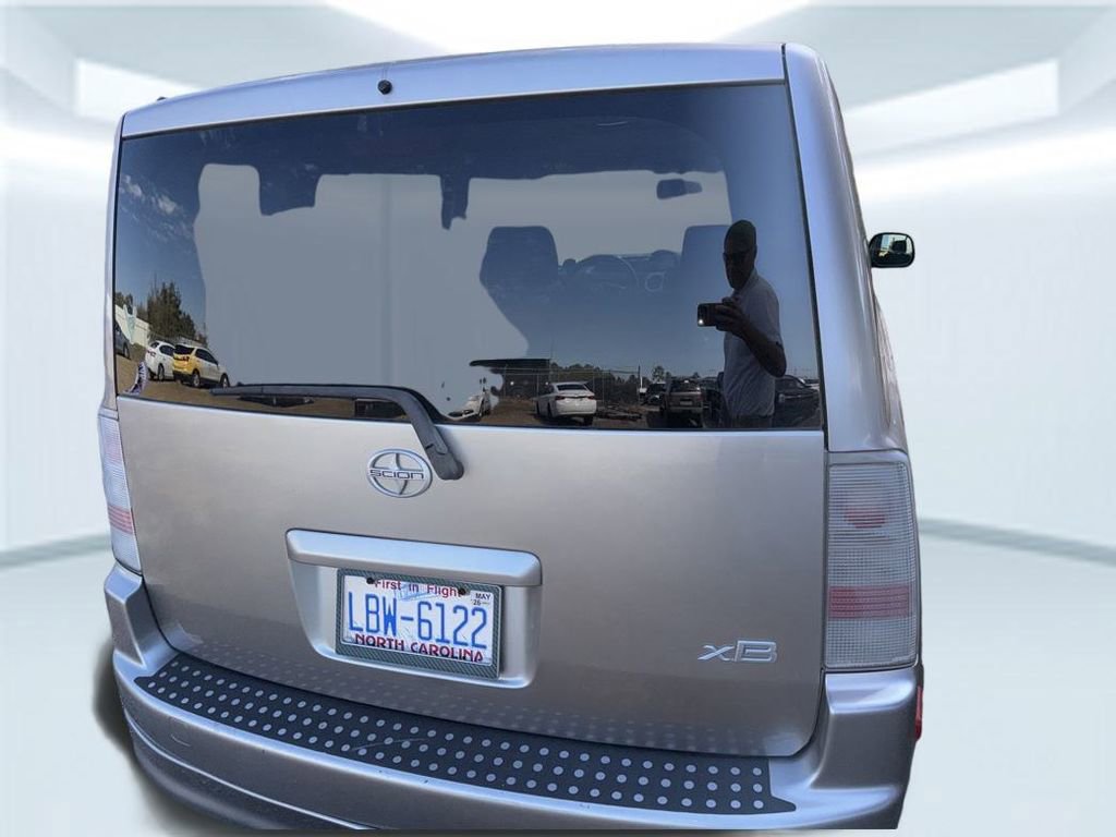 Used 2004 Scion xB image 7