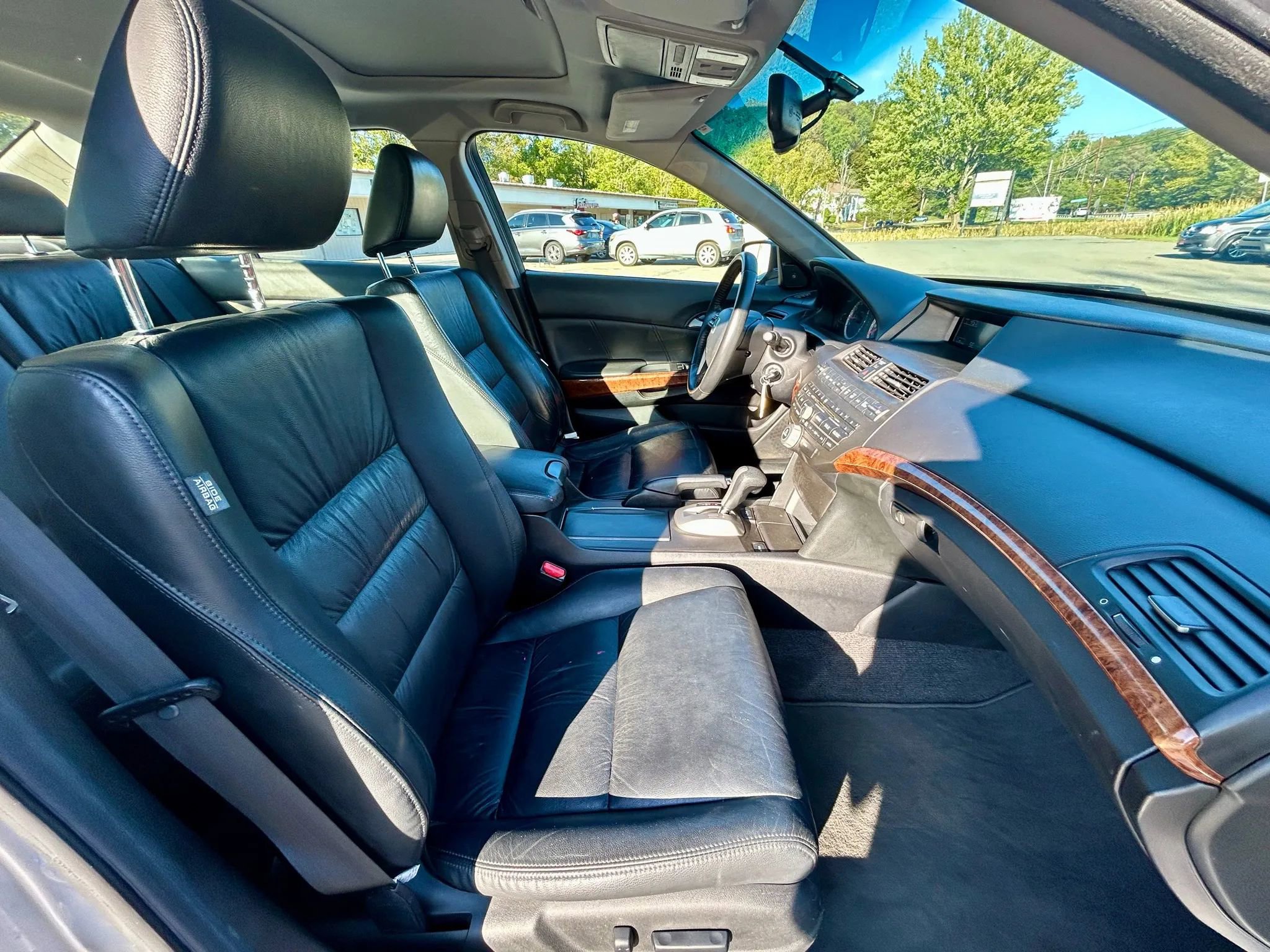 Used 2011 Honda Accord EX-L image 10