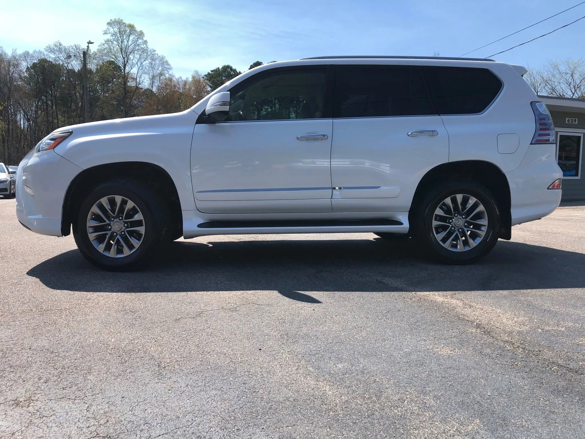 Used 2016 Lexus GX 460 Luxury w/ Preferred Accessory Package image 6