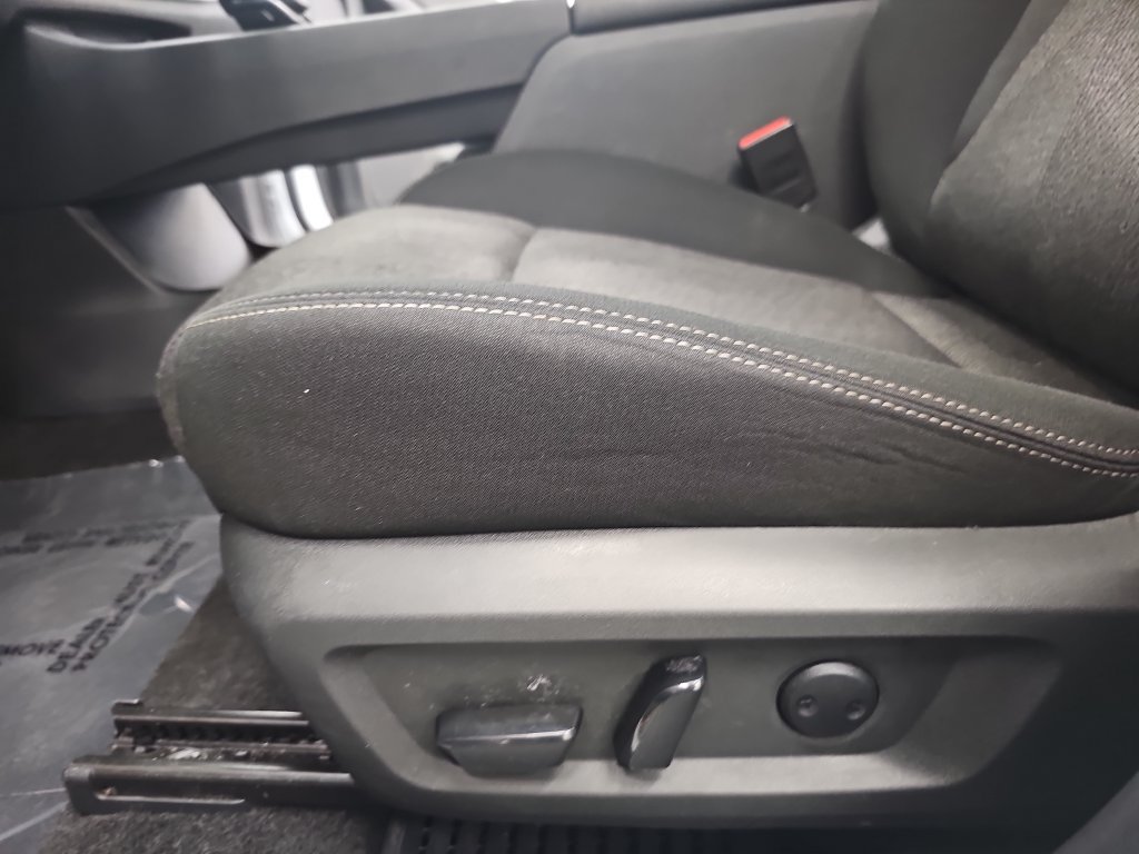 Used 2024 Nissan Rogue SV FWD image 28